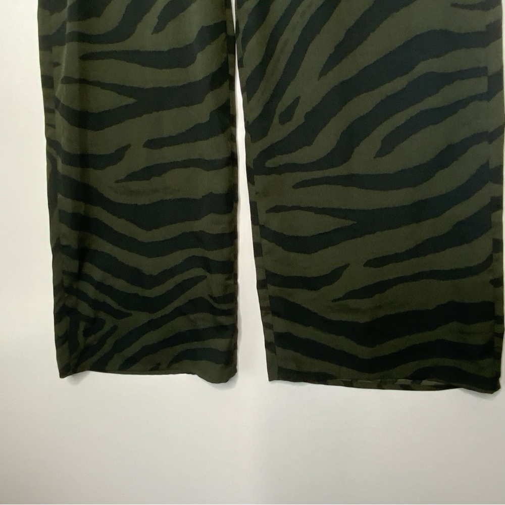 Lauren Ralph Lauren Petite Zebra Print Crepe Wide Leg Pant Green/Black XSP (NWT) - Picture 4 of 7